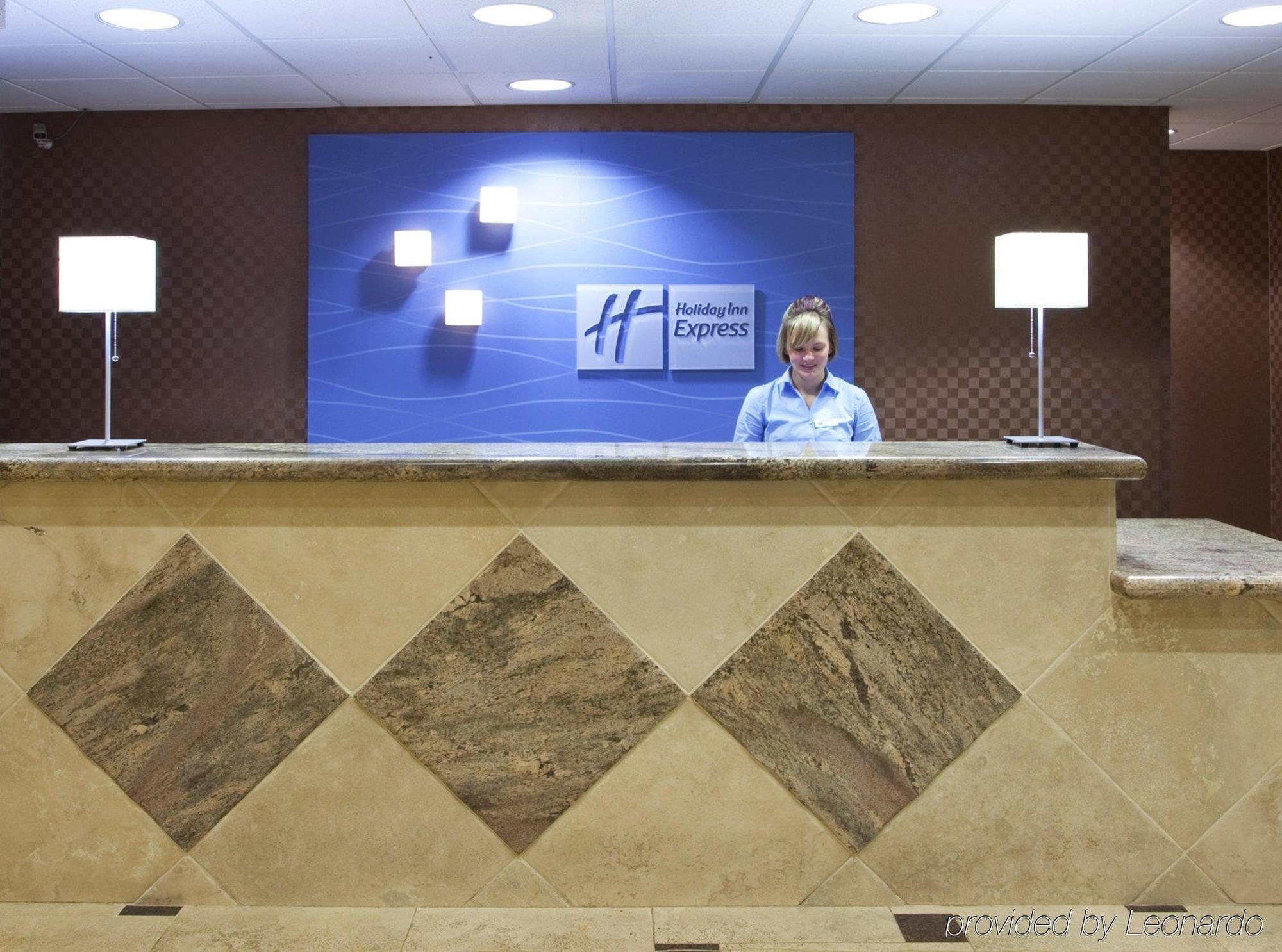 Holiday Inn Express Toledo-Oregon, An Ihg Hotel Beltér fotó
